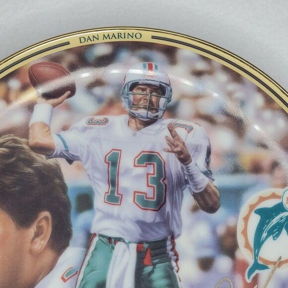 1996 Bradford Exchange Dan Marino NFL Quarterback Club 8" Plate Miami Dolphins - Picture 4 of 11